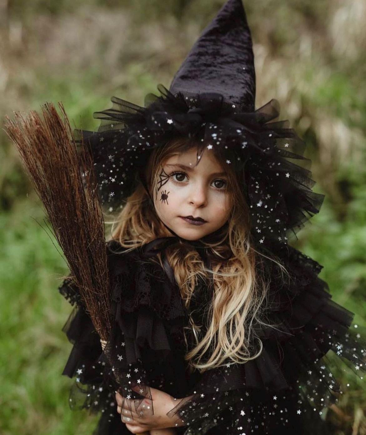 witches ruffle mini cape