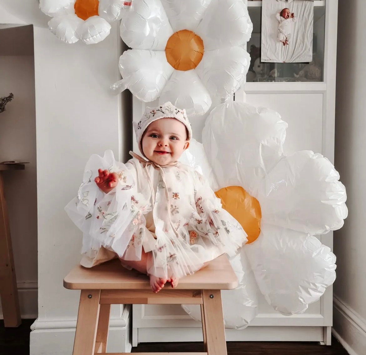 floral embroidered cape in off white