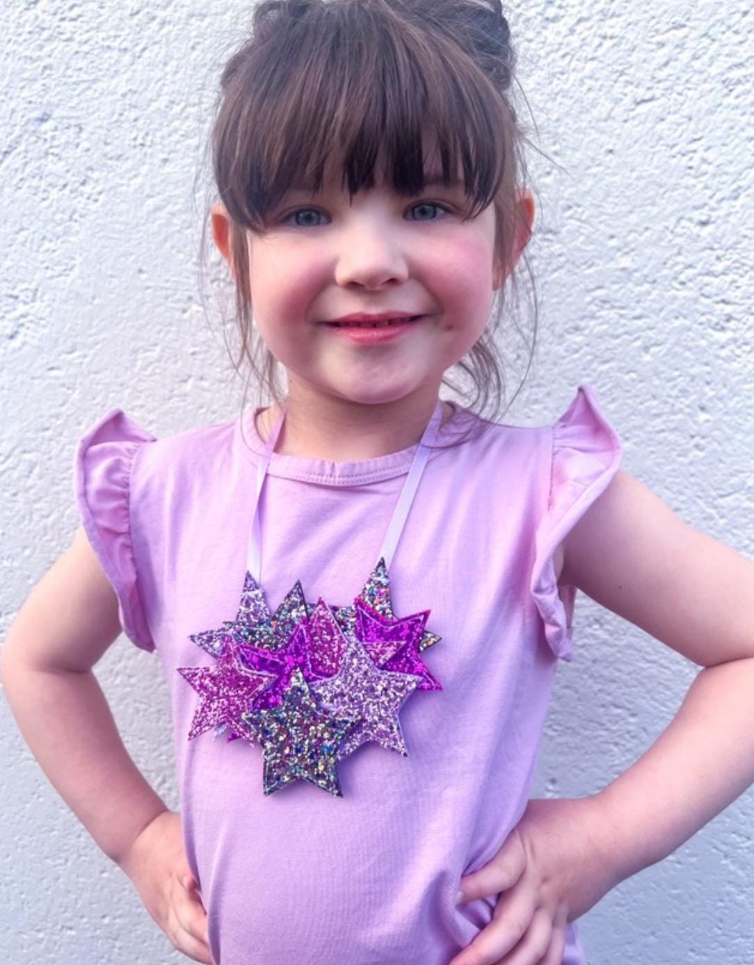 Glitter star necklace