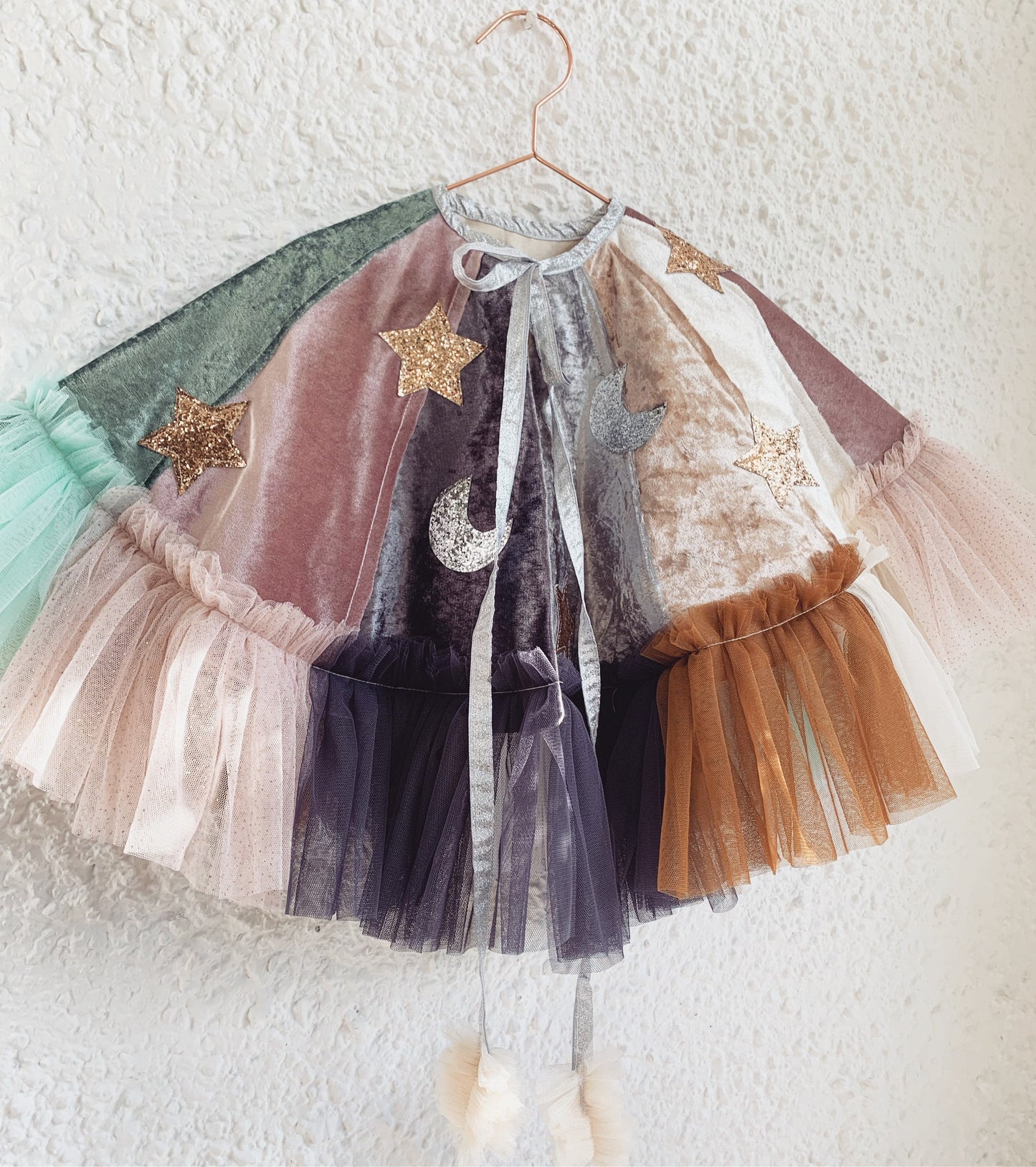 Kid mixed velvet ruffle cape
