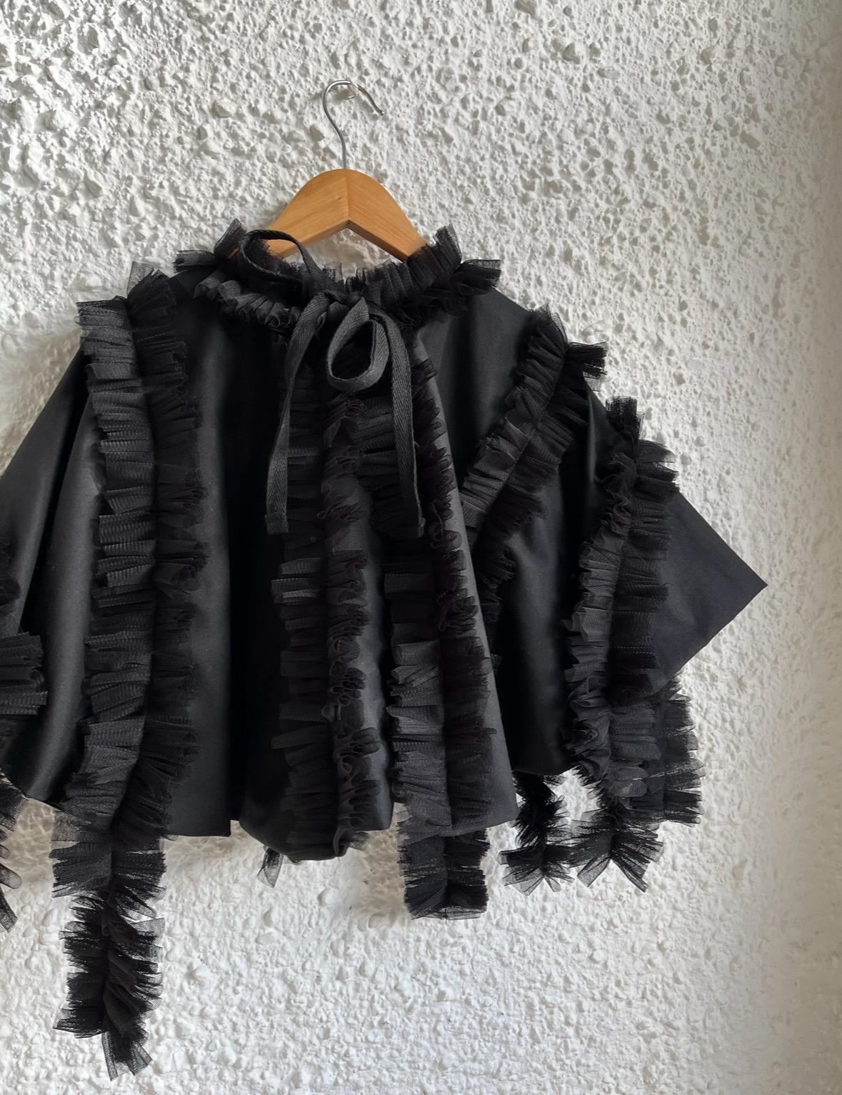 spider tie back cape