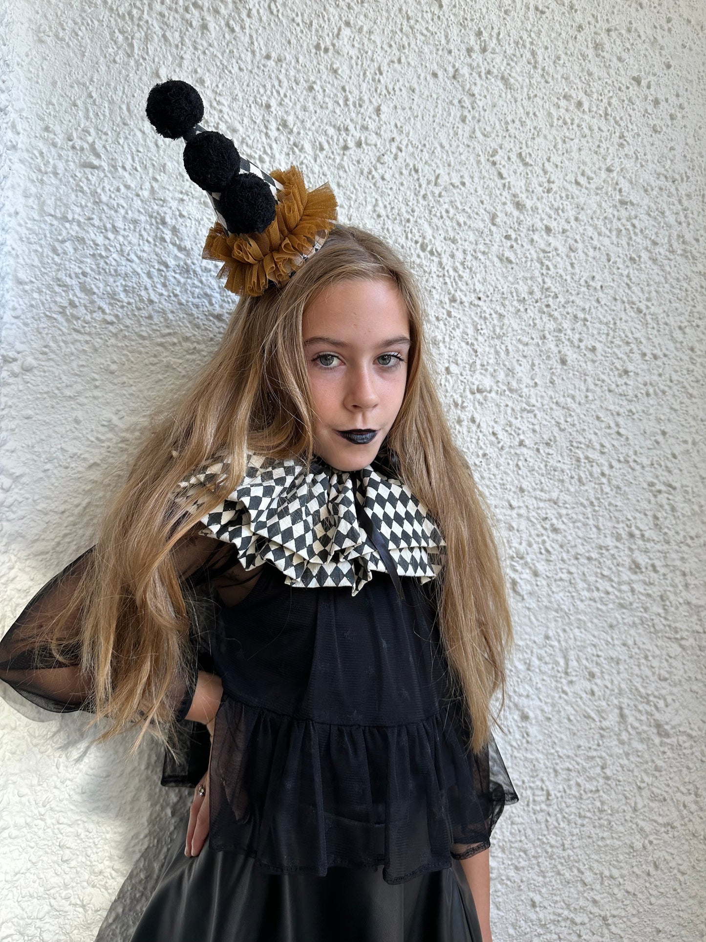 Black/cream harlequin pierrot clown ruffle collar/hat set