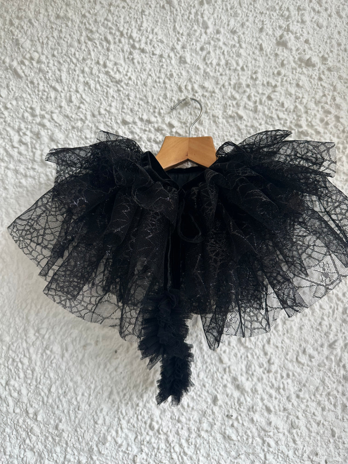 Spider ruffle collar/headband set