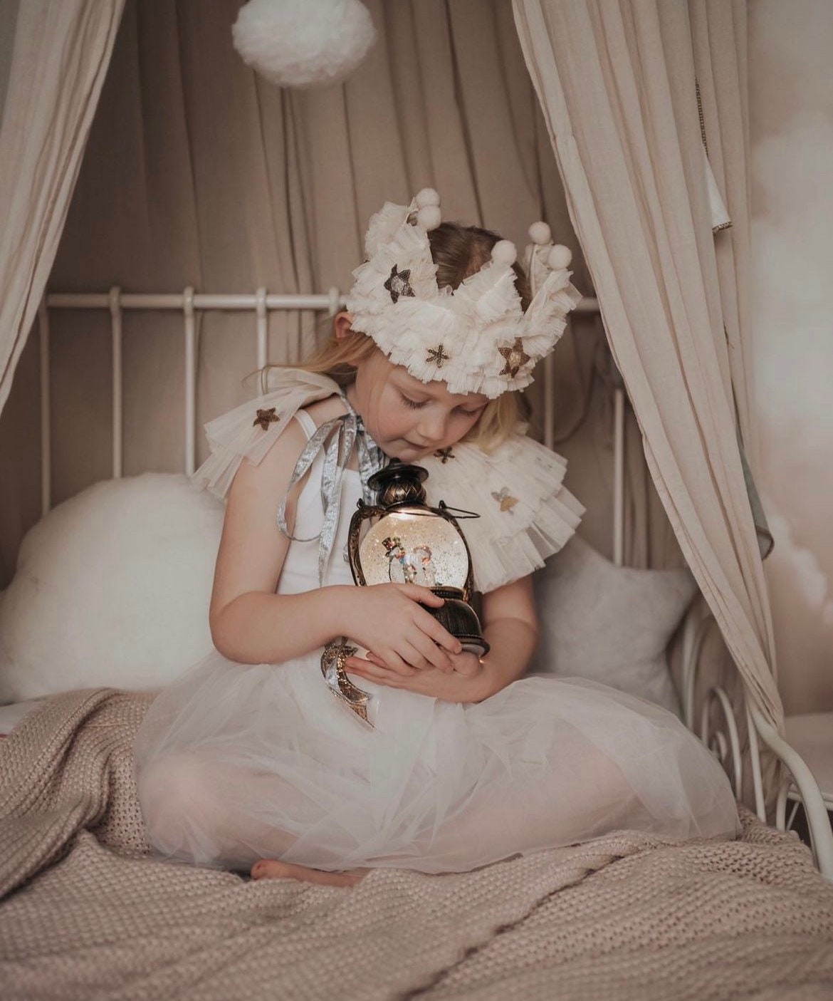 Sequin star Collar and crown set