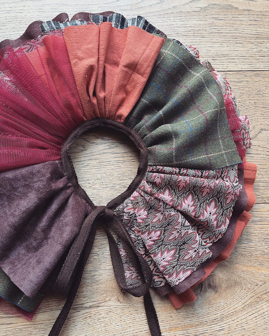 Mary sanderson inspired collar