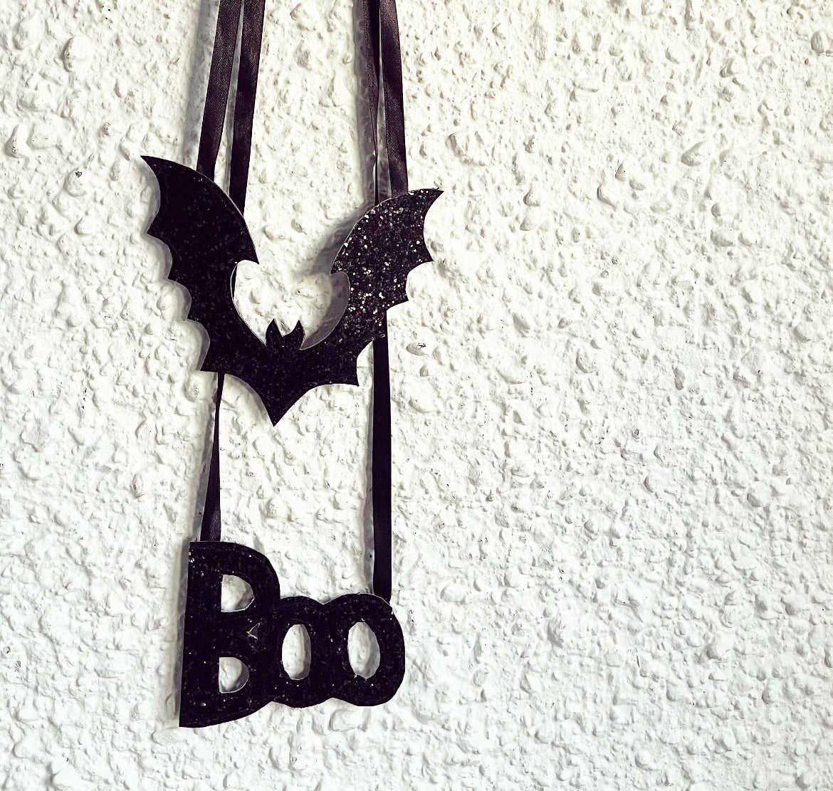 Black glitter boo necklace
