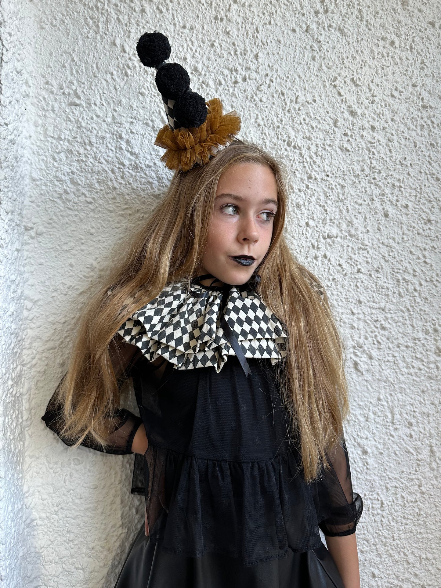Black/cream harlequin pierrot clown ruffle collar/hat set