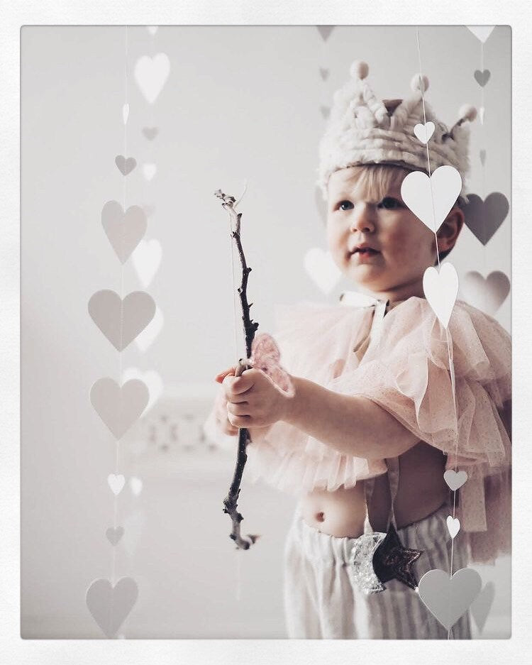 Cream ruffle crown