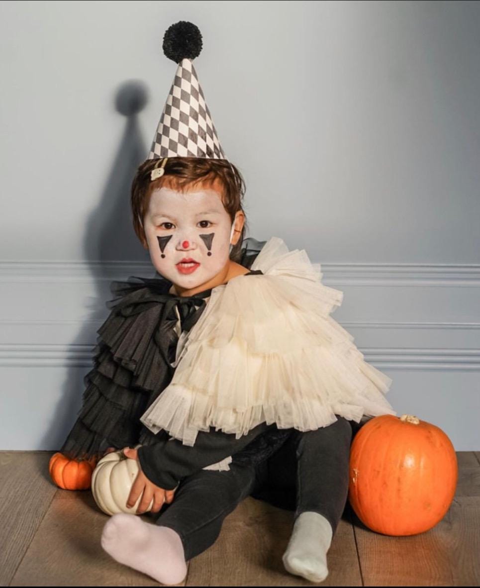 Cruella ruffle kid cape