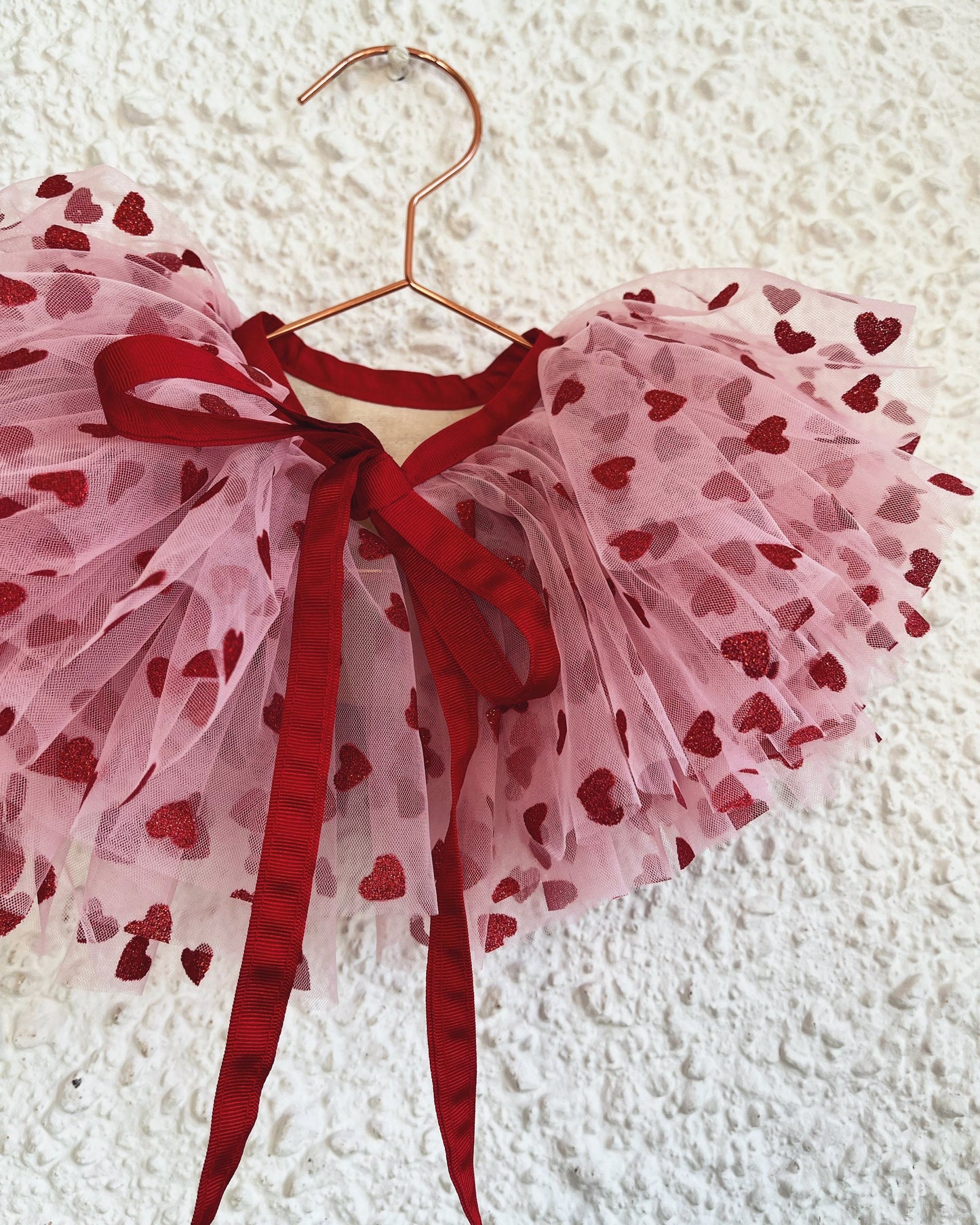 pink/red heart ruffle collar